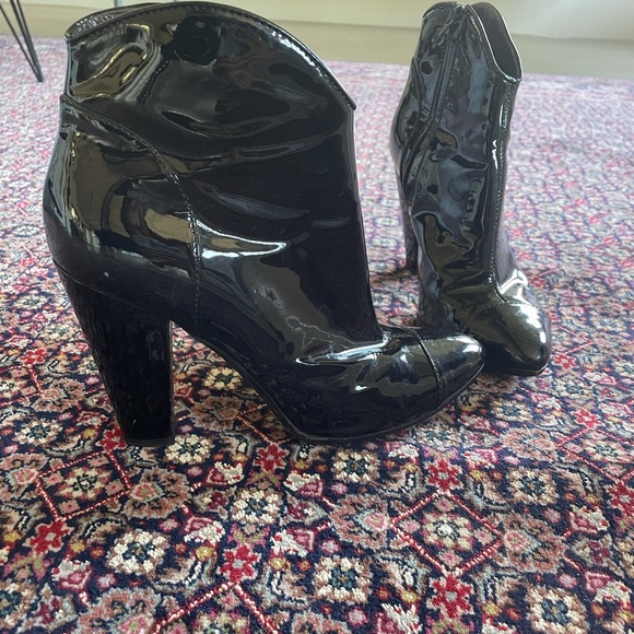 Burberry patent booties - Picture 1 of 7
